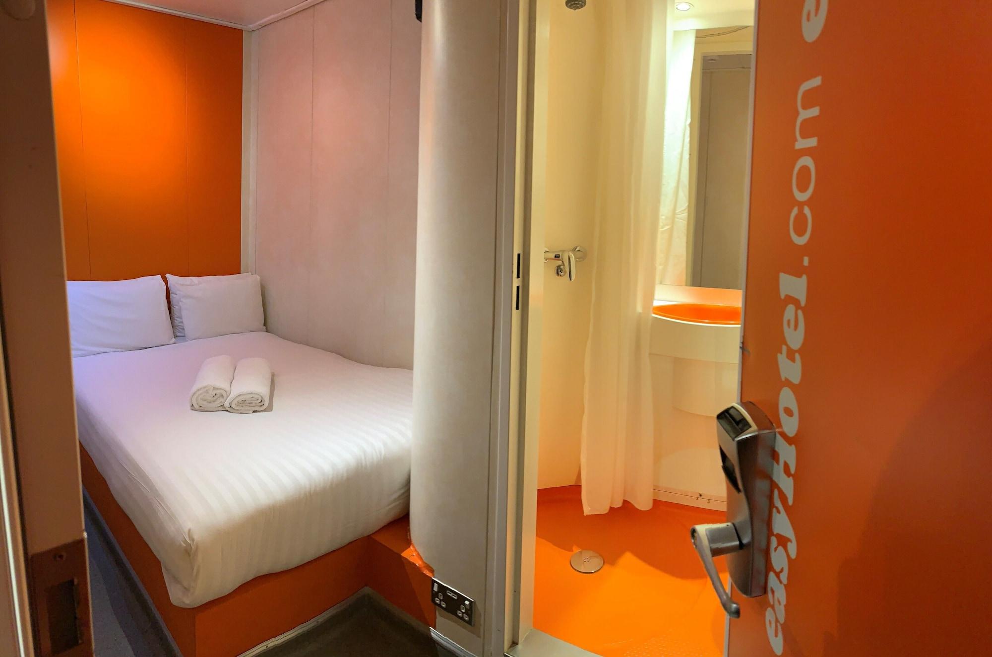 Easyhotel South Kensington London Exterior photo