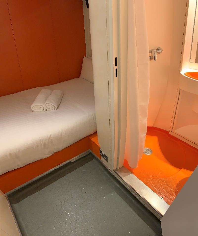 Easyhotel South Kensington London Exterior photo